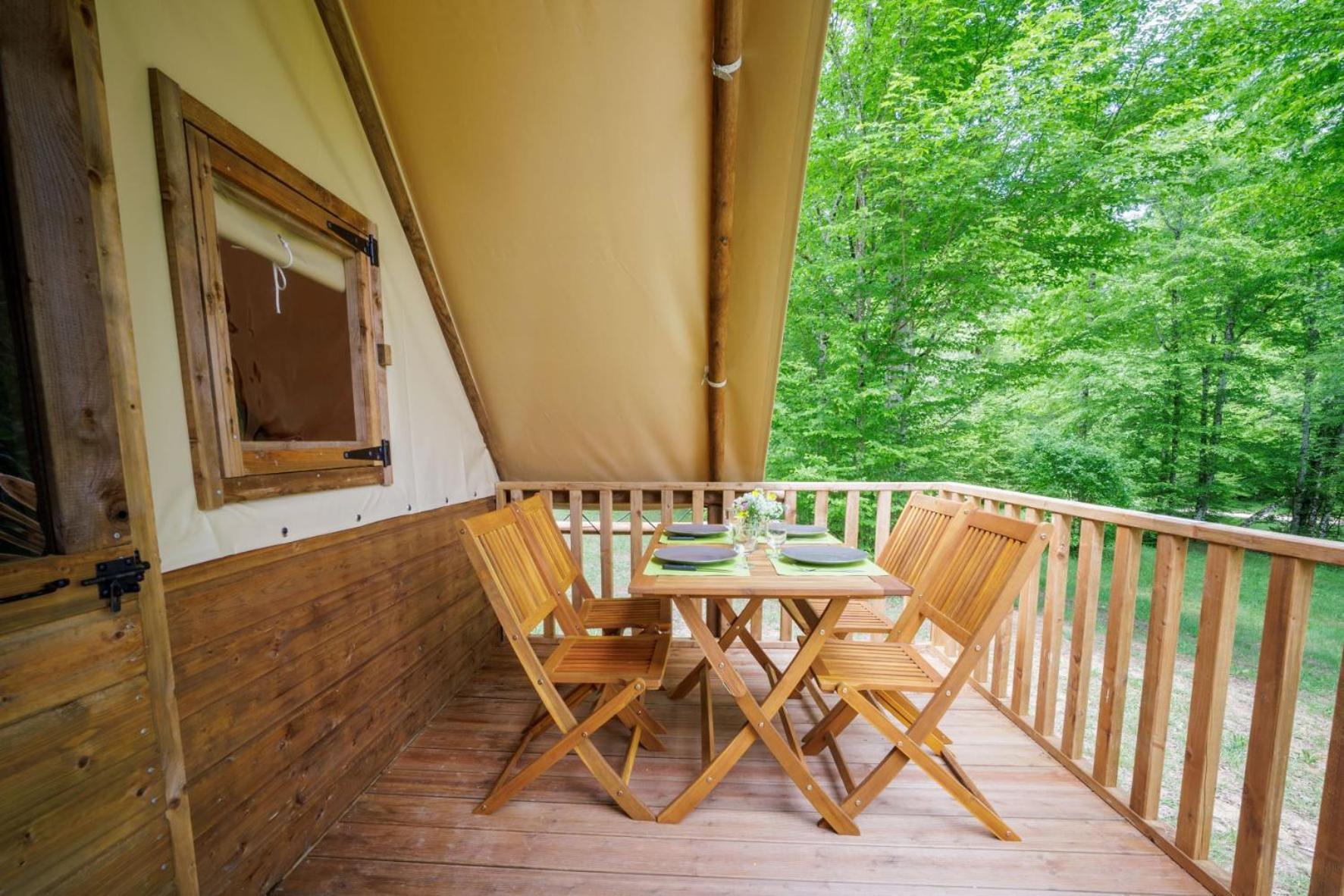 La Clairiere - Ecolieu De Vacances Lamothe-Fenelon Dış mekan fotoğraf